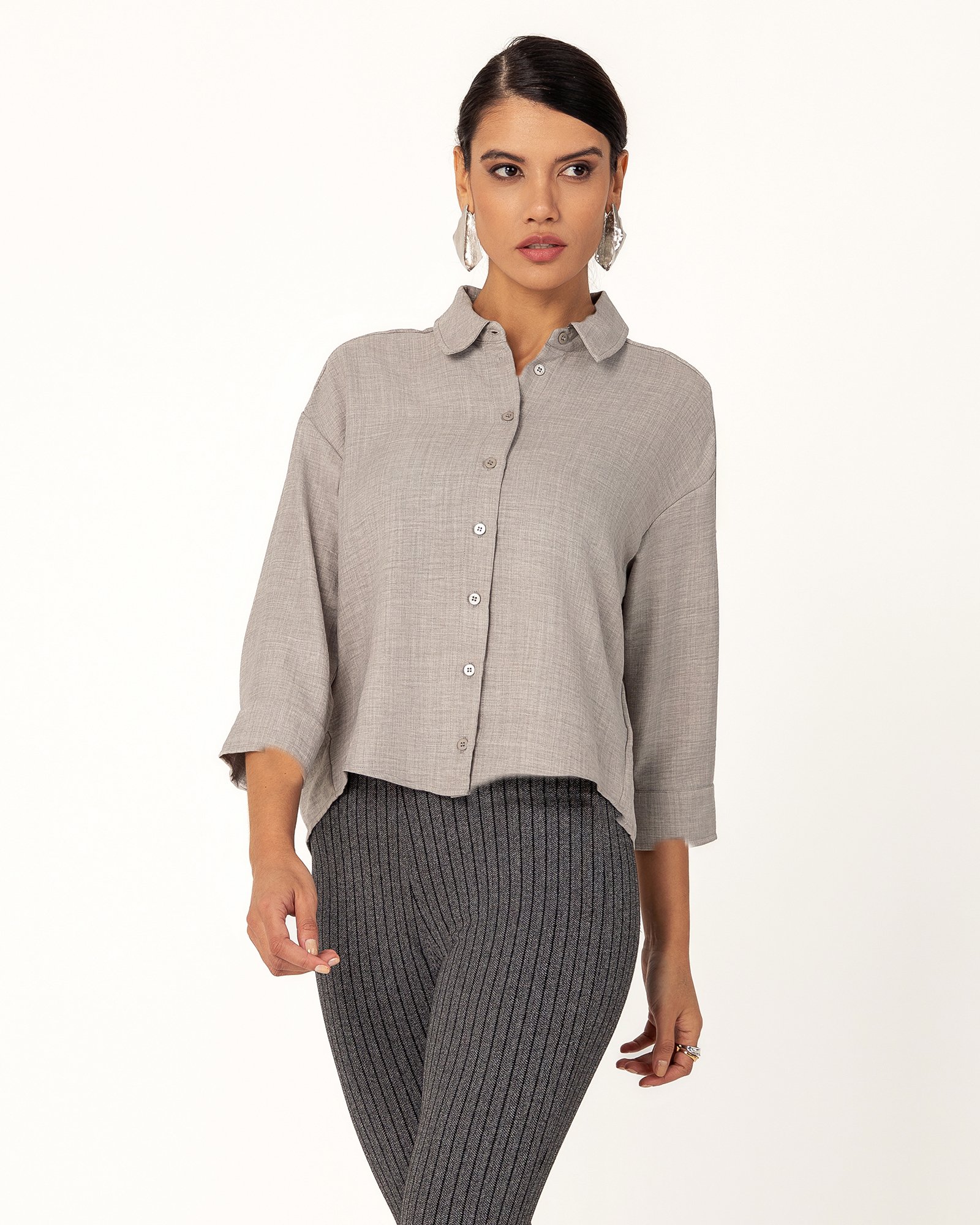 Camisa Feminina Crepe Plano Mangas 3/4 Cinza