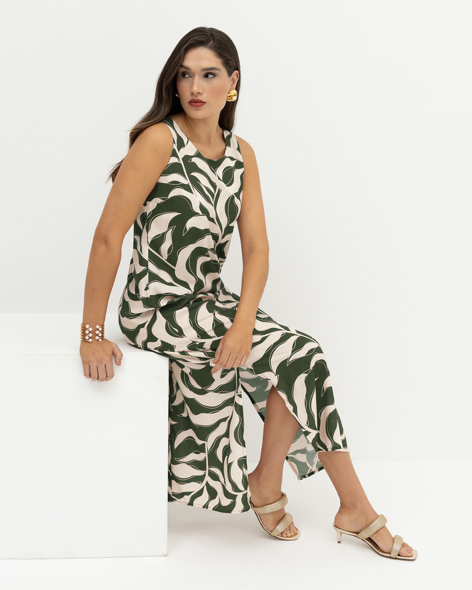 Vestido Mídi Viscose com Fendas Estampa Folhagens Verde